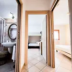 Διαμέρισμα Ginestra House *