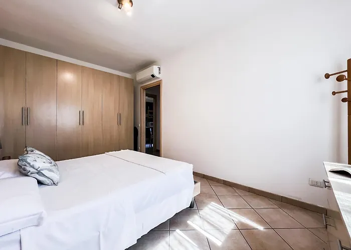 Ginestra House Apartman *